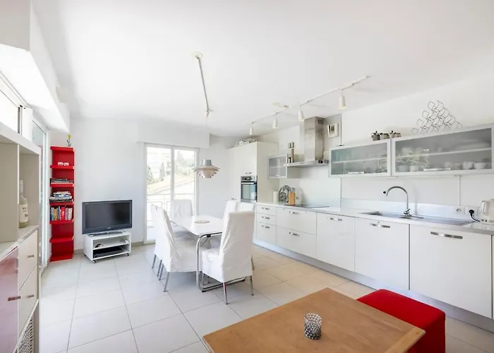 La Belle - Two Bedroom Lejlighed *