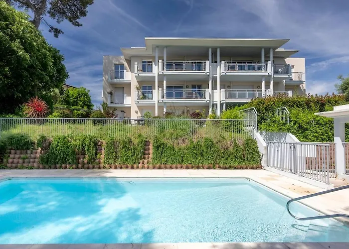 La Belle - Two Bedroom * Antibes