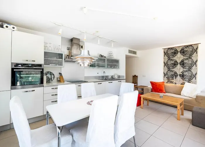 La Belle - Two Bedroom